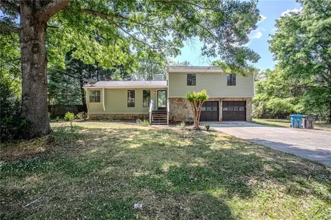1287 Candlelite Ln, Snellville, GA 30078