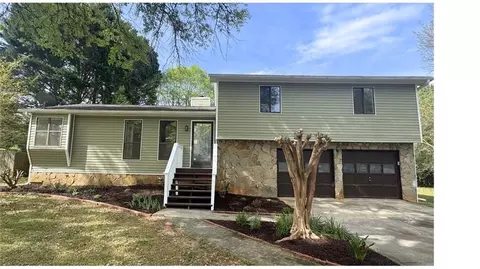 1287 Candlelite Ln, Snellville, GA 30078