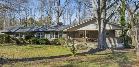 3931 Green Dr, Gainesville, GA 30506