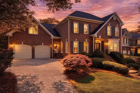 960 Allen Lake Ln, Suwanee, GA 30024