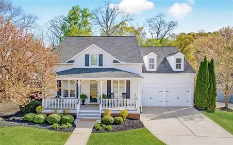 7371 Grand Reunion Dr, Hoschton, GA 30548