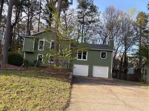 5308 Ferry Creek Ln, Acworth, GA 30102