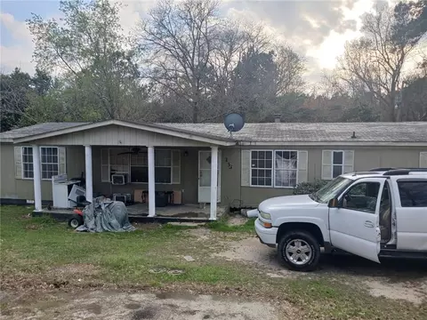 133 Mckinnon St, Claxton, GA 30417