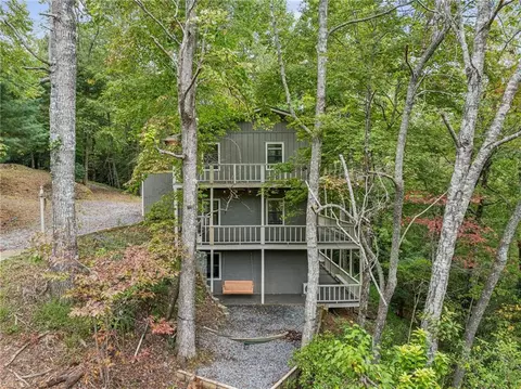 4113 White Oak Dr, Hiawassee, GA 30546