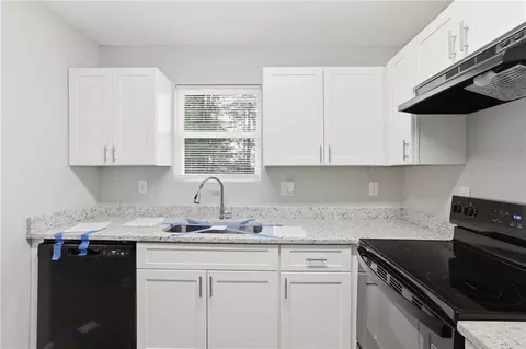 Kitchen - 6981 Flagstone Dr, Austell, GA 30168 photo 4 of 4