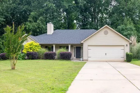 1553 Shoal Creek Dr, Winder, GA 30680