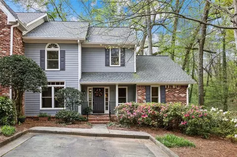 175 Riverview Trl, Roswell, GA 30075