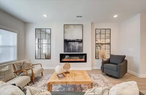1933 Kinnard Aly, Kennesaw, GA 30144