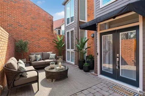 1 Willow Gln NE, Atlanta, GA 30342