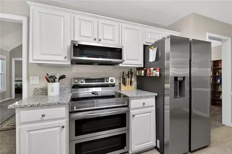Kitchen - 39 Thoroughbred Ln, Cartersville, GA 30120 photo 1 of 2
