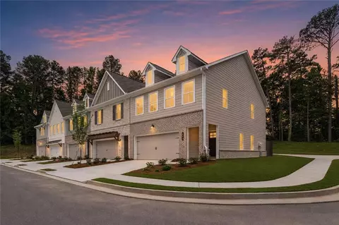 667 Sunstone Ln, Lawrenceville, GA 30043