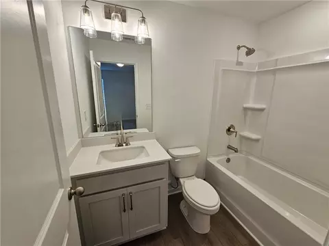 Bath - 30 Everly Way, Bethlehem, GA 30620 photo 5 of 7