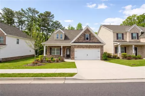 615 Clark Lake Estates Dr, Grayson, GA 30017