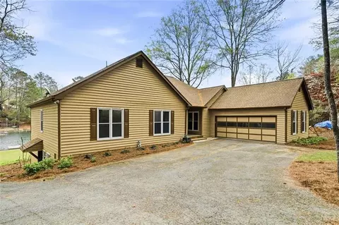 215 White Antelope St, Waleska, GA 30183