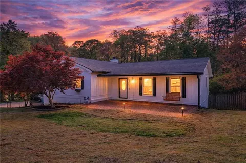 5251 Raintree Trl, Oakwood, GA 30566