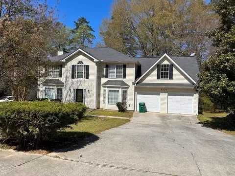 8036 Harmony Lks, Lithonia, GA 30058