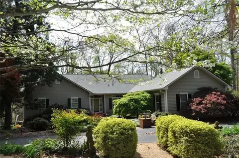 731 Hidden Lakes Trl, Jefferson, GA 30549