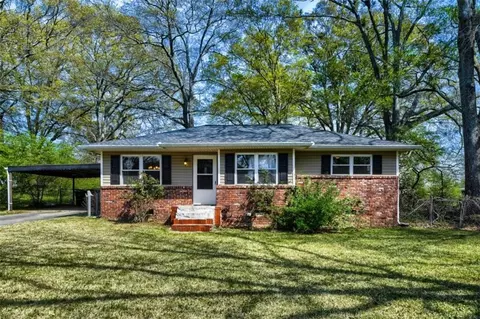 8504 Meadowbrook Dr, Douglasville, GA 30134