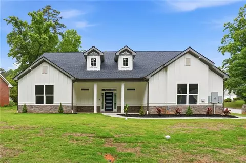 559 Pennybrook Ln, Stone Mountain, GA 30087