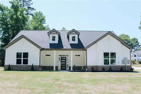 559 Pennybrook Ln, Stone Mountain, GA 30087