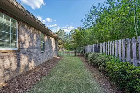 Exterior - 488 Townsend St, Grayson, GA 30017 photo 3 of 6