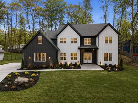3070 Shaw Rd, Marietta, GA 30066