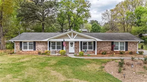 102 Ivy Ln, Calhoun, GA 30701