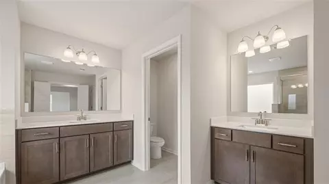 Bath - 1921 Endress Cir, Hampton, GA 30228 photo 4 of 5