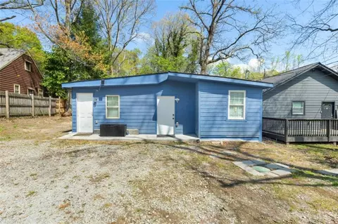 3209 Peachtree St, Lithia Springs, GA 30122