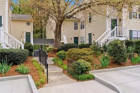 307 Glenleaf Dr, Peachtree Corners, GA 30092