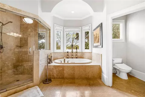 Bath - 8960 Merion Dr, Duluth, GA 30097 photo 10 of 11