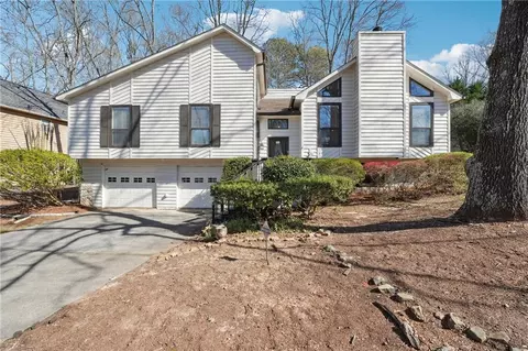 8555 Colony Club Dr, Alpharetta, GA 30022