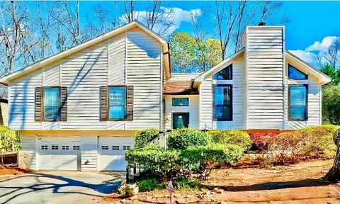 8555 Colony Club Dr, Alpharetta, GA 30022