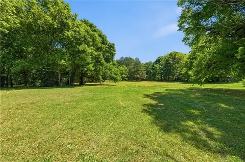 102 Jackson Dr SE, Adairsville, GA 30103