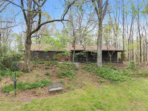 353 Riverwood Rd, Lula, GA 30554