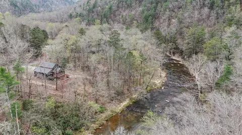 496 Meadow Ln, Talking Rock, GA 30175