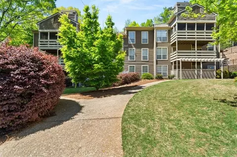 808 Riverview Dr SE, Marietta, GA 30067