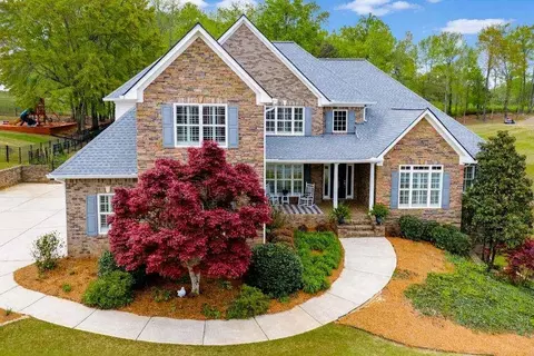 805 Birkdale Blvd, Carrollton, GA 30116
