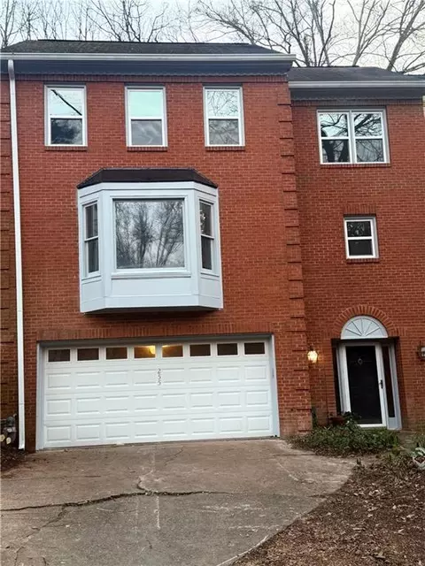 255 Dunwoody Creek Cir, Atlanta, GA 30350