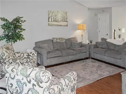 Living - 22 Farmbrook Dr SW, Cartersville, GA 30120 photo 2 of 5