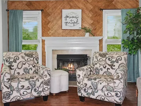 Living - 22 Farmbrook Dr SW, Cartersville, GA 30120 photo 1 of 5