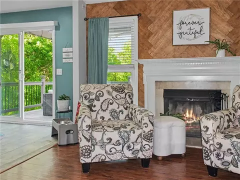Living - 22 Farmbrook Dr SW, Cartersville, GA 30120 photo 4 of 5