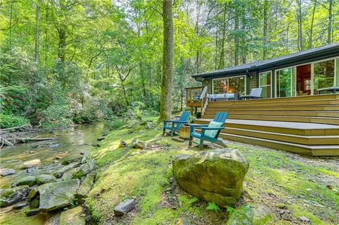 5491 Turniptown Rd, Ellijay, GA 30536