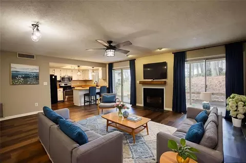 11 Doranne Ct SE, Smyrna, GA 30080