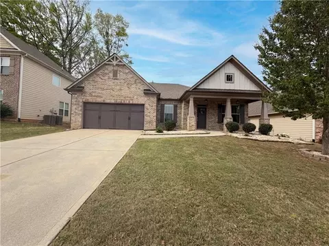 1027 Halletts Peak Pl, Lawrenceville, GA 30044