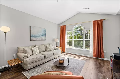 238 Edinburgh Ct, Alpharetta, GA 30004