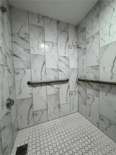 Bath - 11433 Panhandle Rd, Hampton, GA 30228 photo 1 of 1