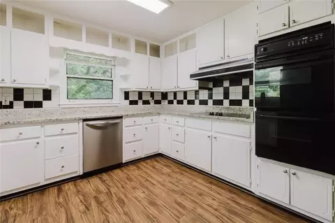 Kitchen - 11433 Panhandle Rd, Hampton, GA 30228 photo 2 of 2