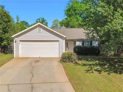 276 Village Dr, Mcdonough, GA 30253