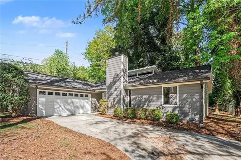 4105 Cumberland Dr, Snellville, GA 30039